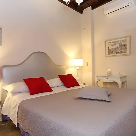 Piazzetta De\' Monti Suites