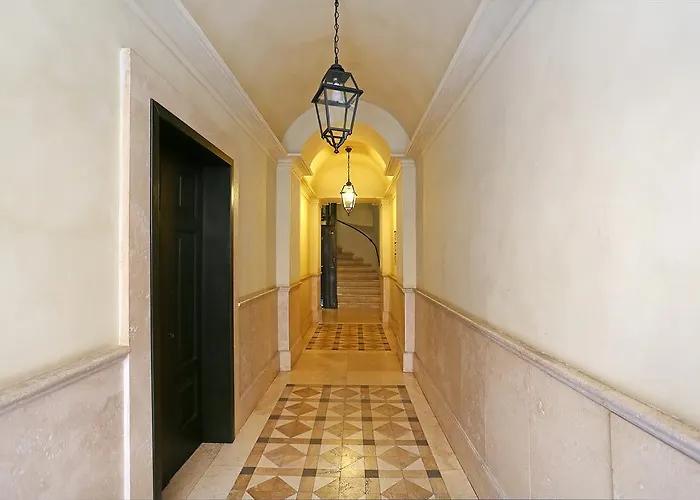 Piazzetta De' Monti 4*