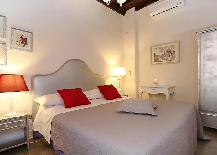 Piazzetta De' Monti Guest house